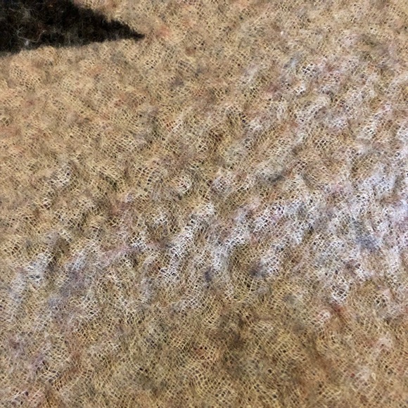 Aritzia Wilfred Mosaic Triangle Scarf - Picture 8 of 8